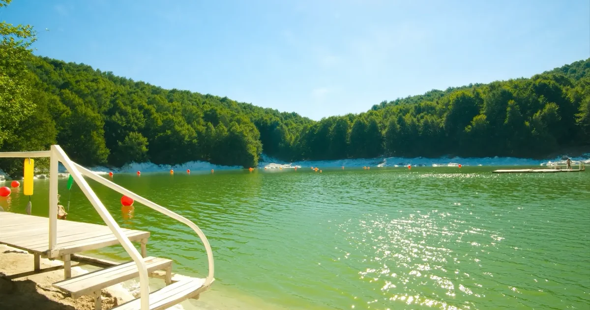 Contraindicații Lacul Ursu, Sovata: de ce apa caldă de sub tine e problema, nu sarea de la suprafață